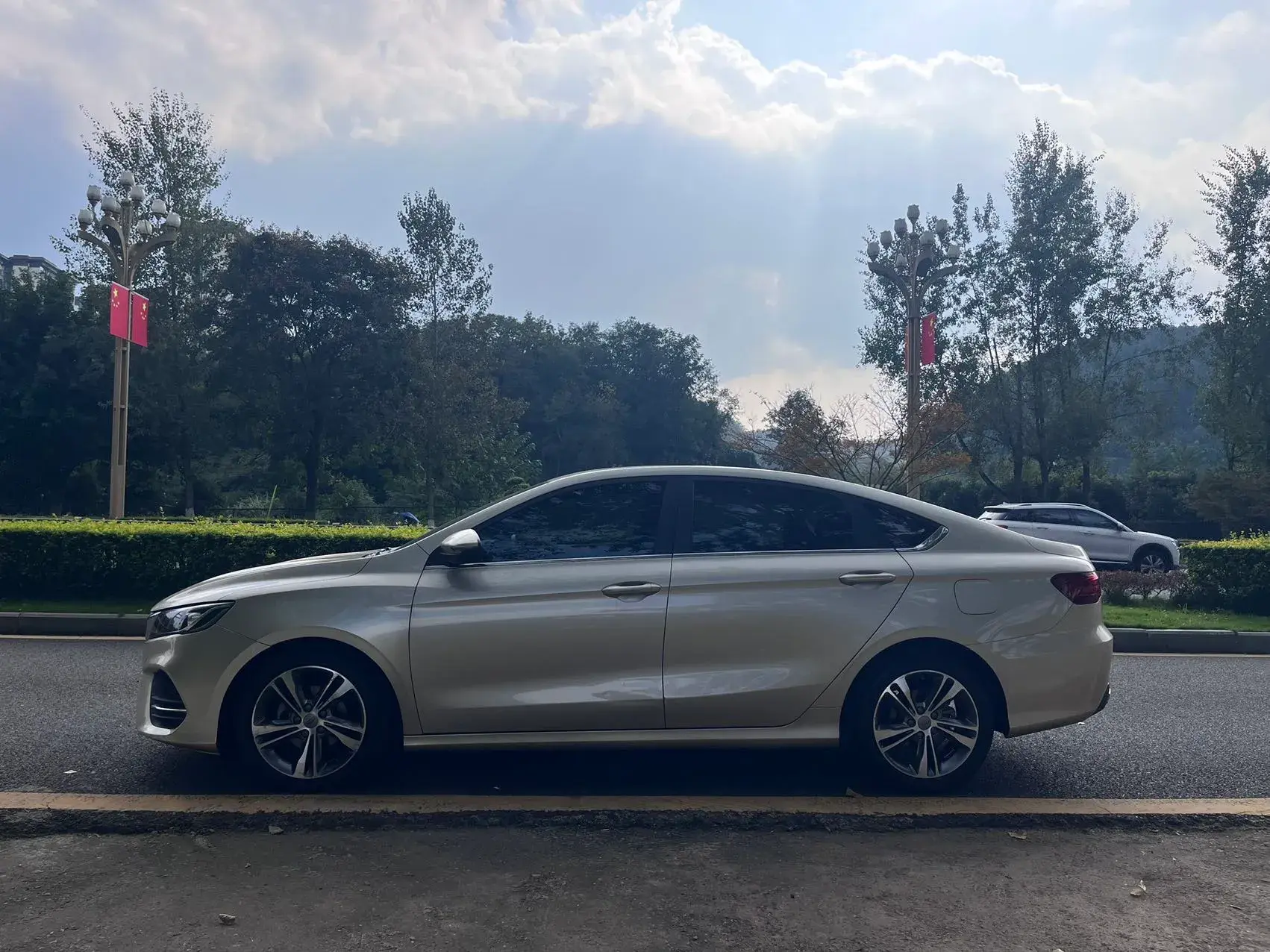 2020 GEELY BINRAY thumbnail 2