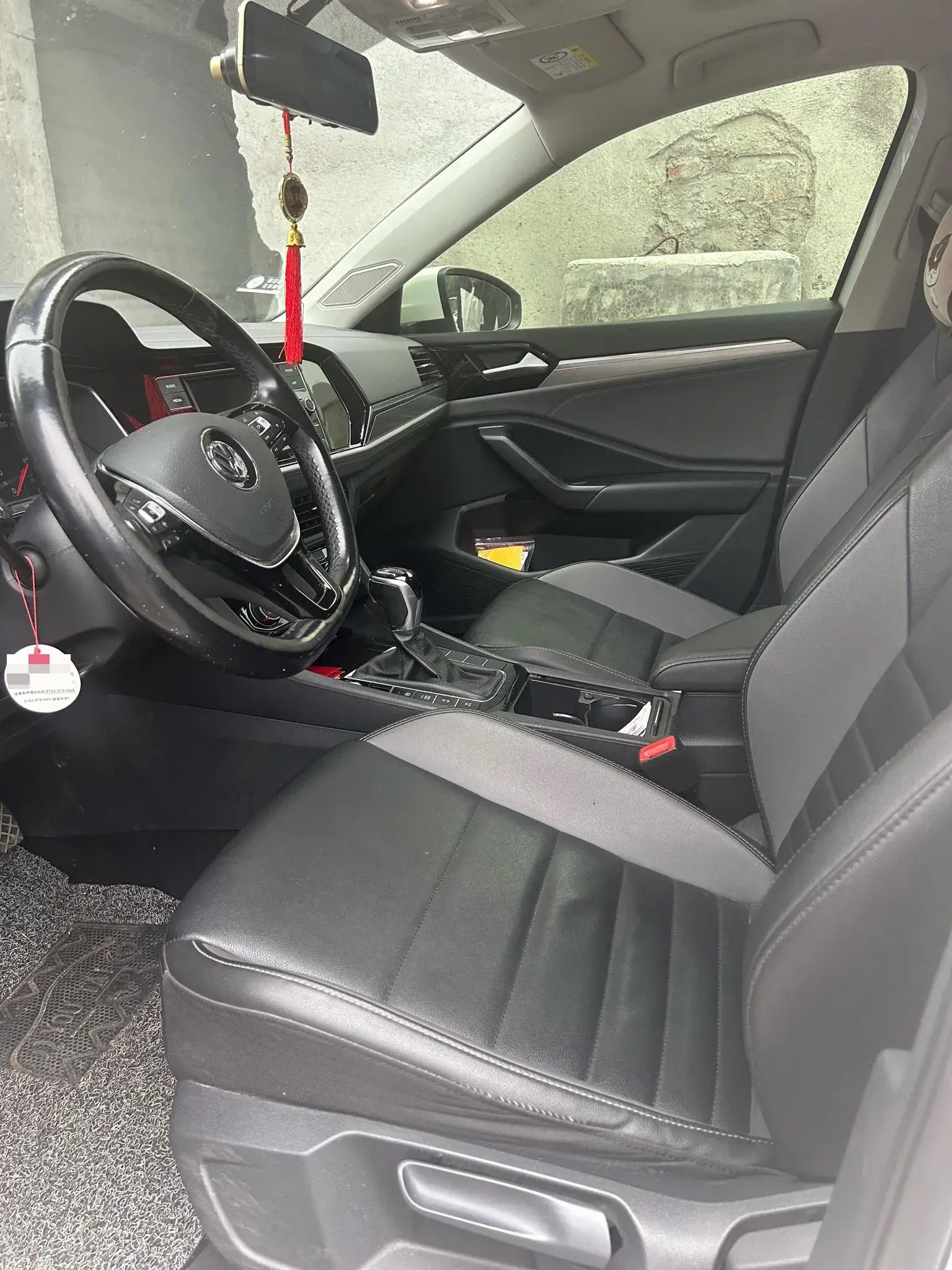 2019 VOLKSWAGEN SAGITAR thumbnail 2