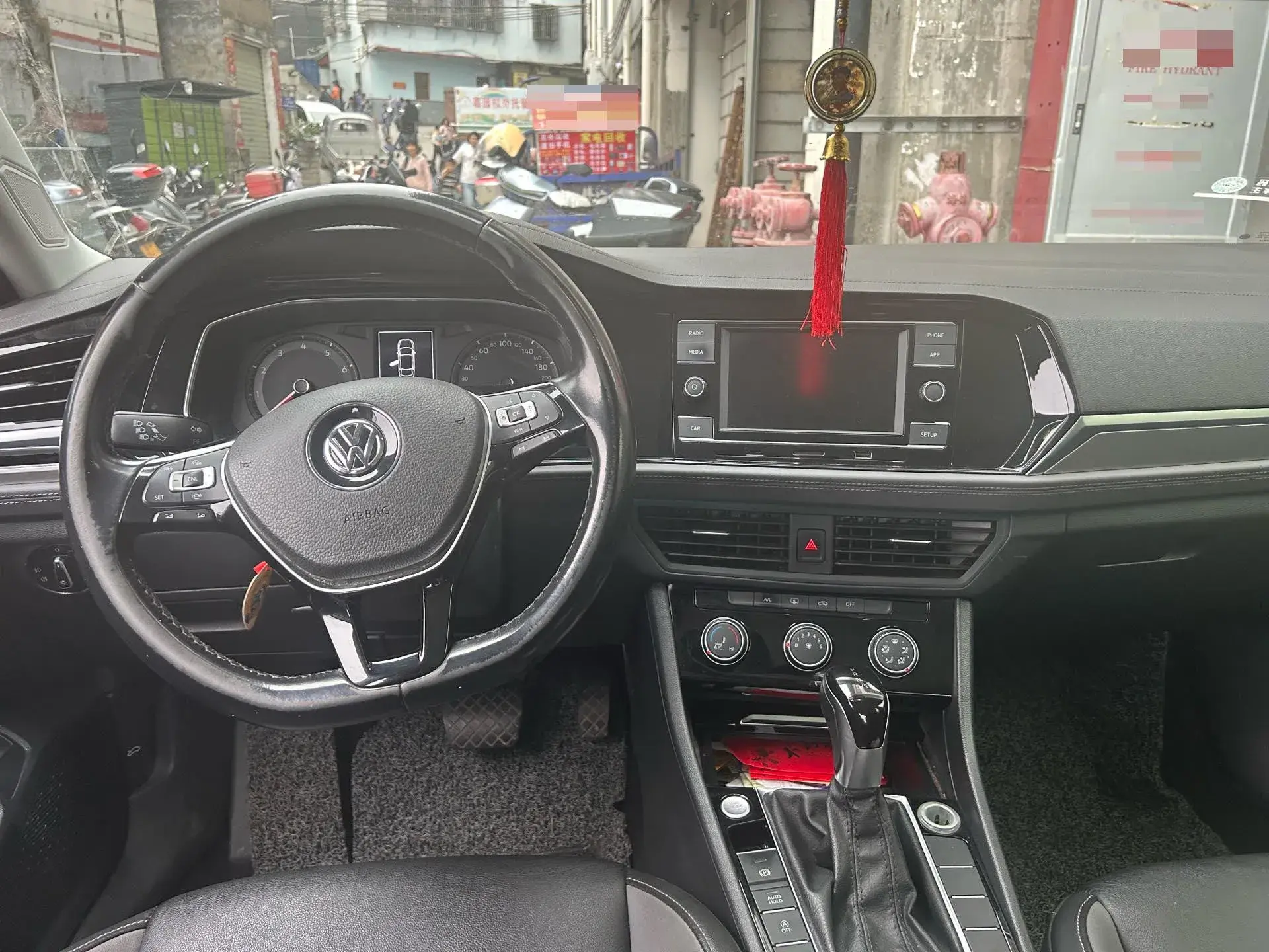 2019 VOLKSWAGEN SAGITAR thumbnail 3