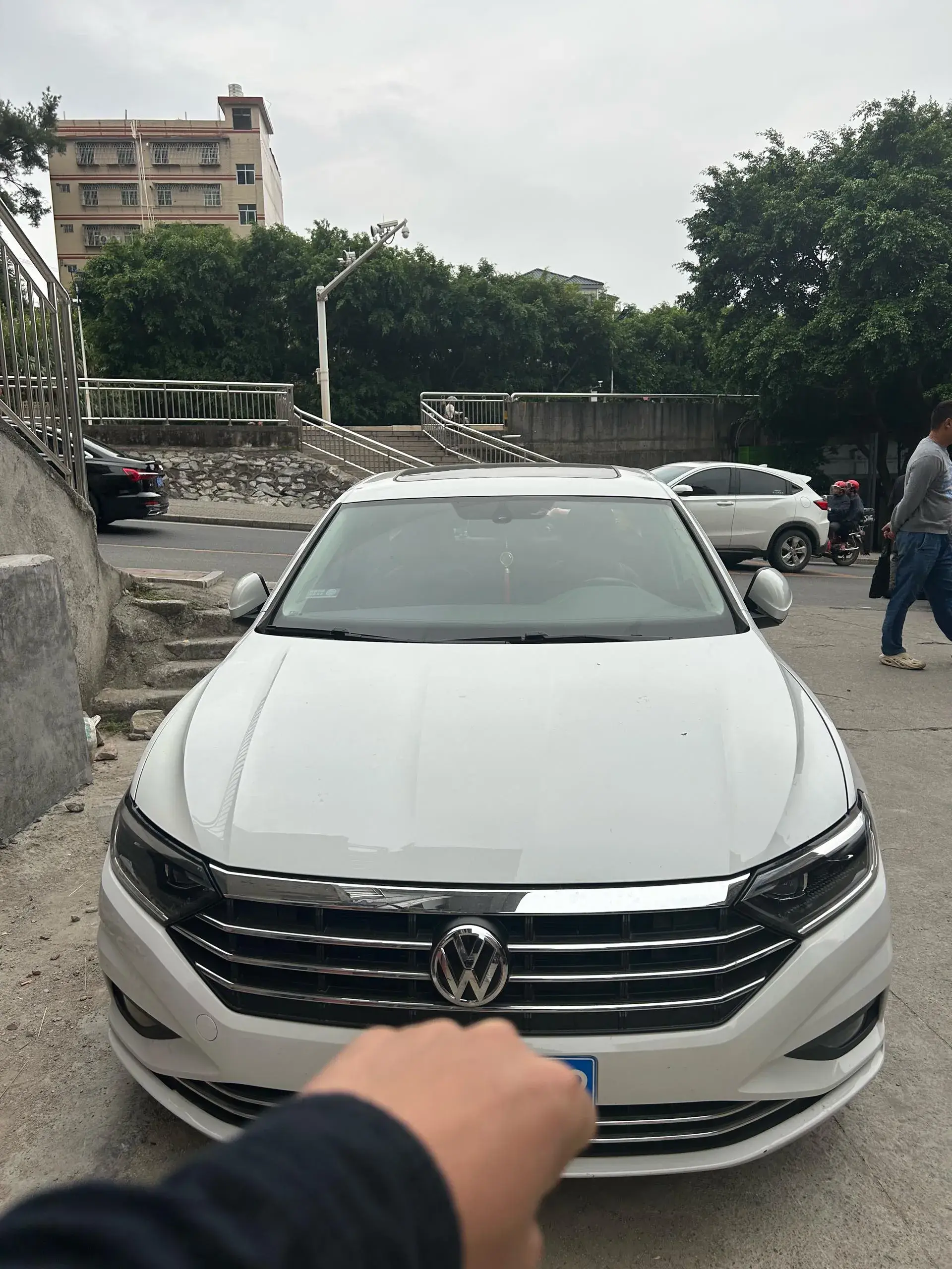 2019 VOLKSWAGEN SAGITAR thumbnail 4