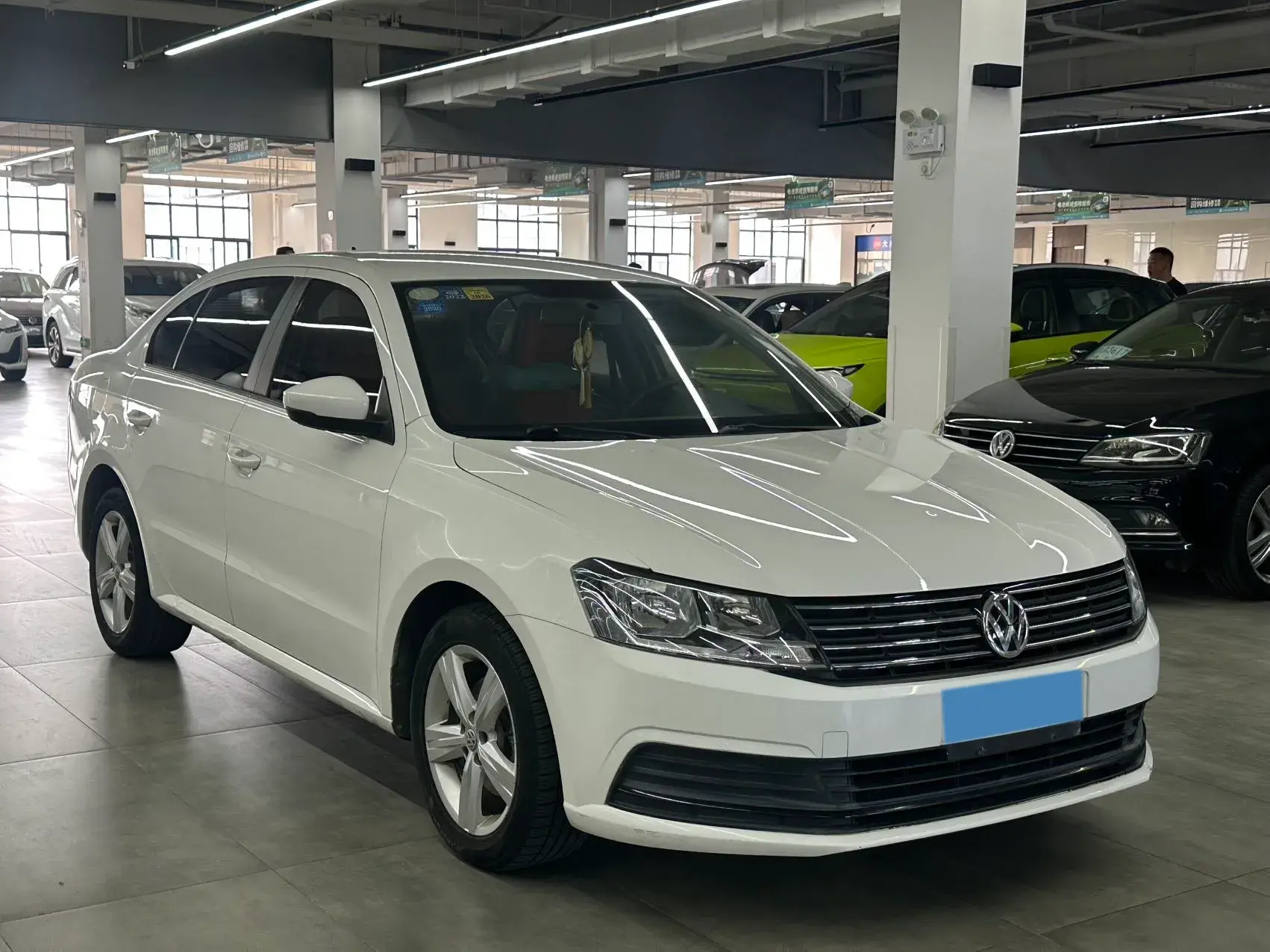 2017 VOLKSWAGEN LAVIDA thumbnail 3