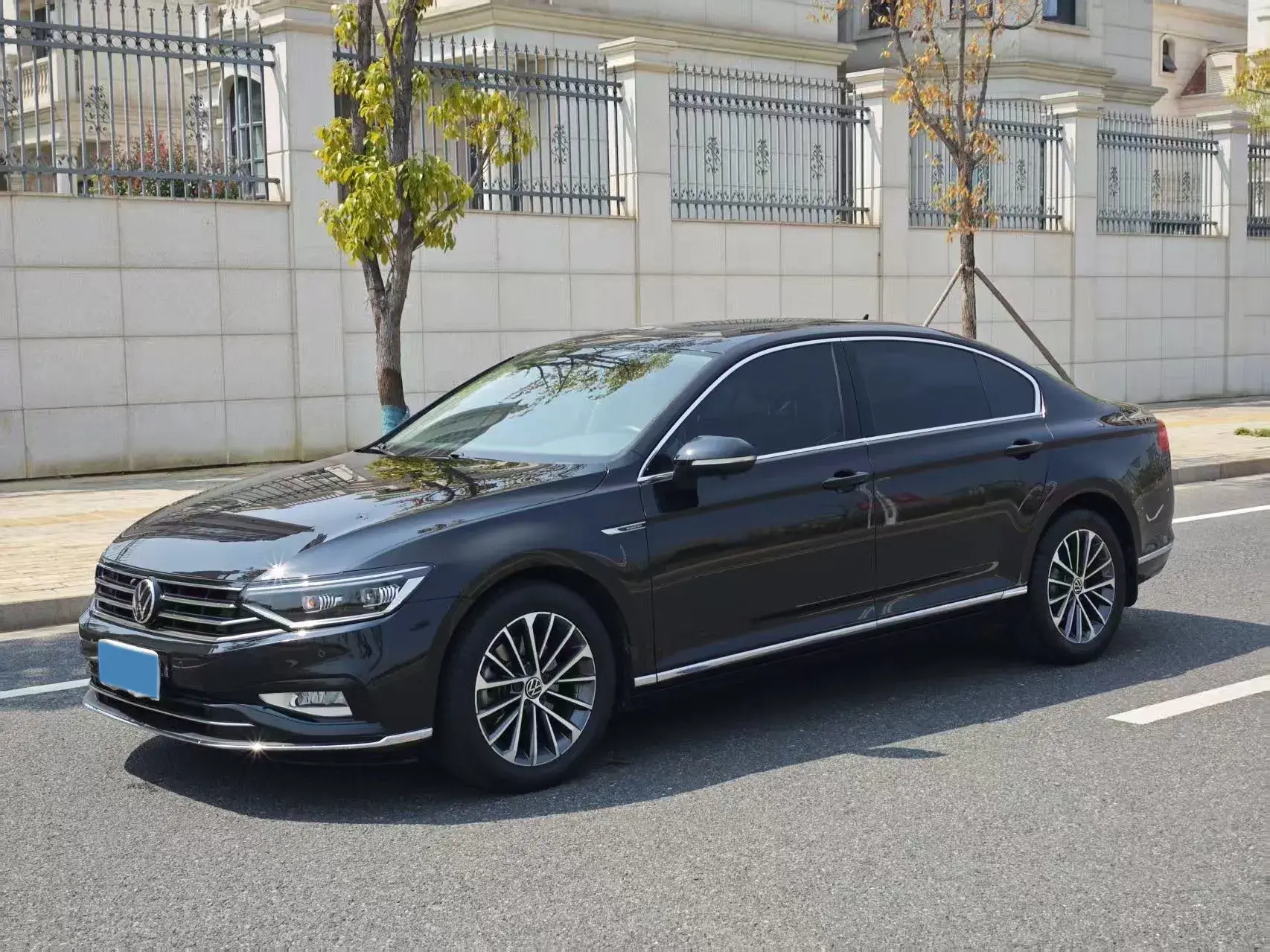 2020 VOLKSWAGEN MAGOTAN view 1