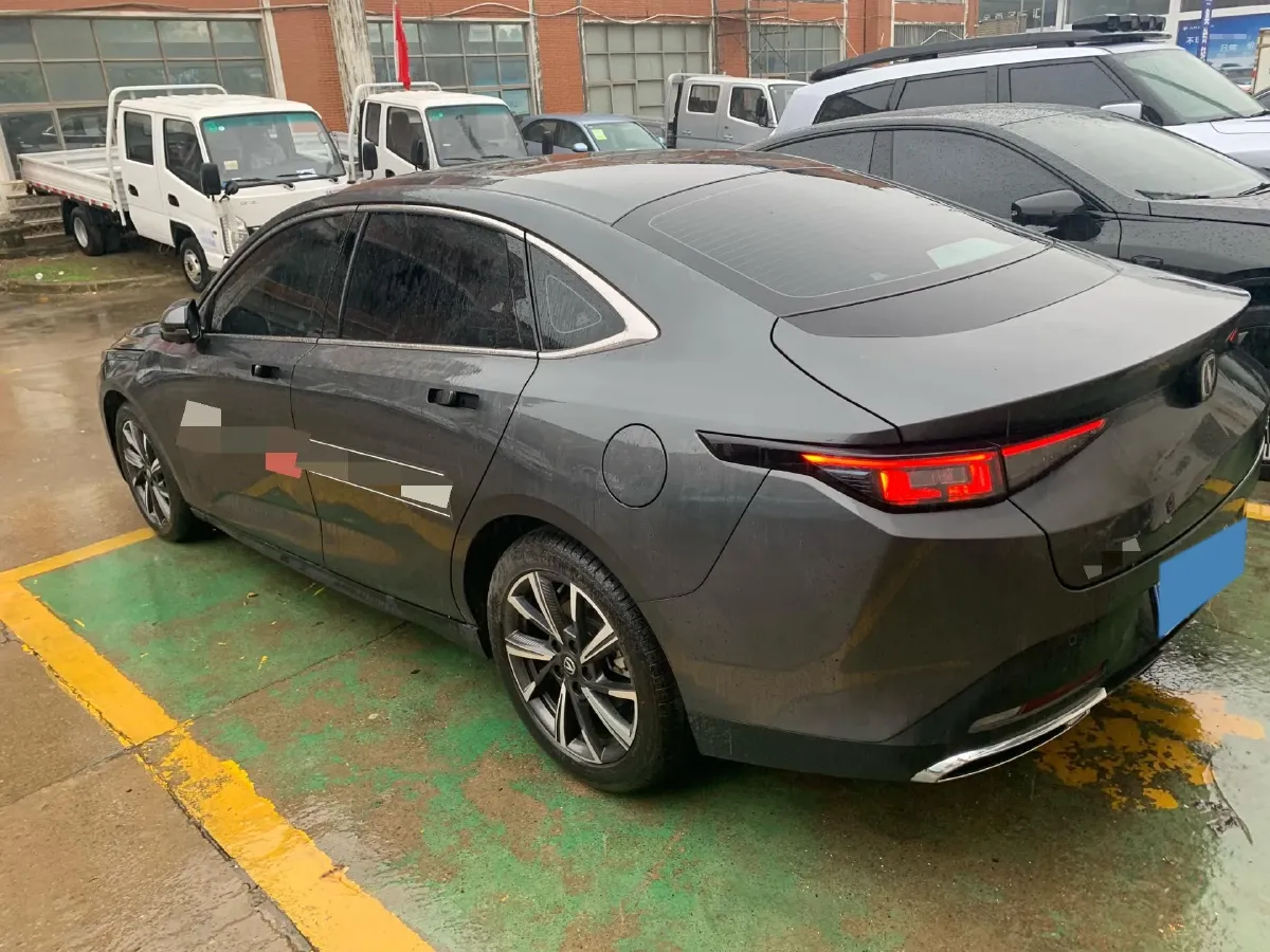 2024 ChangAn Eado 1.5T 170HP L4 7DCT,autocango,china used car exporter,china ev exporter,chinese used car exporter,chinese used ev exporter