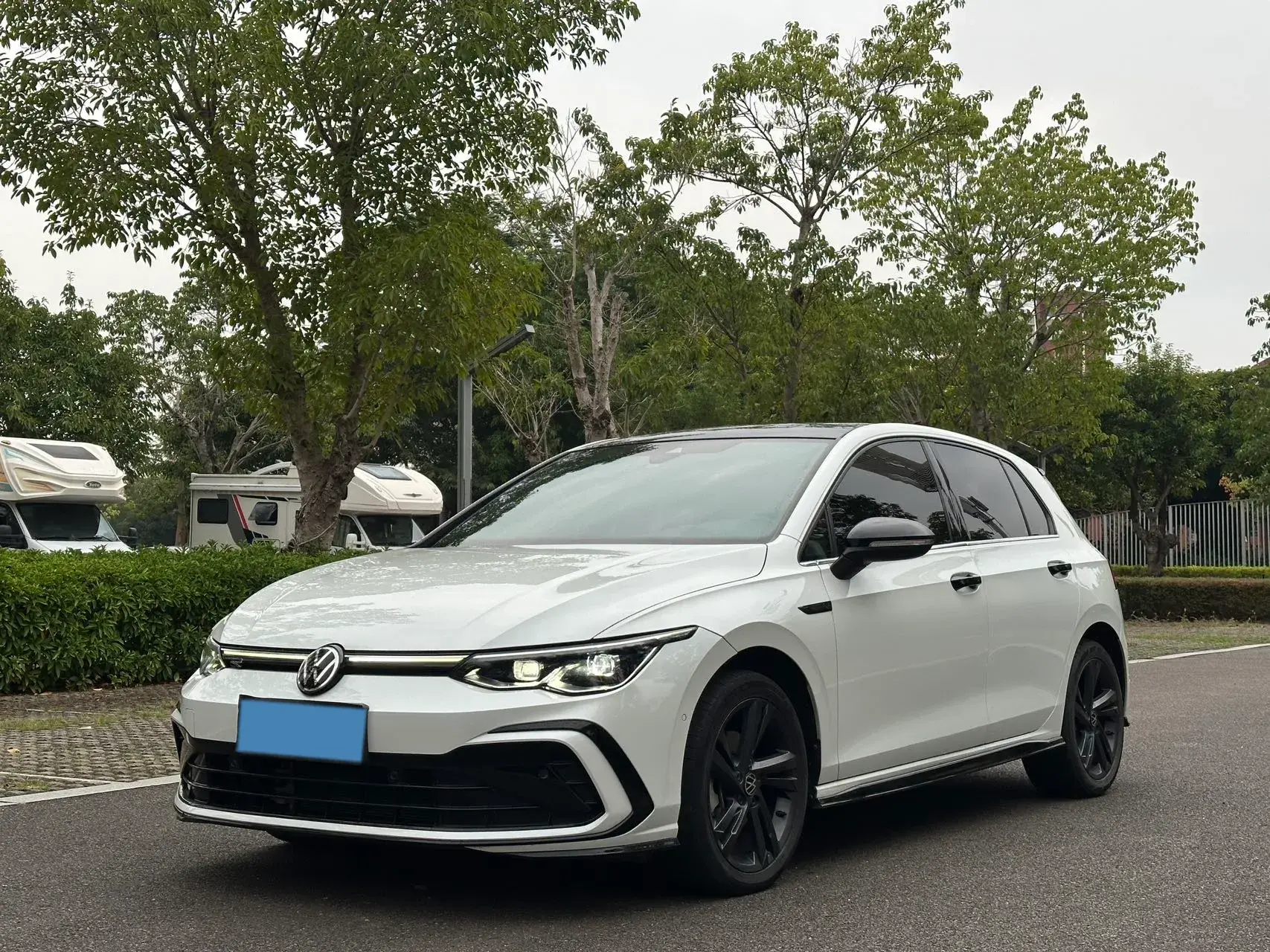 2021 VOLKSWAGEN GOLF view 1