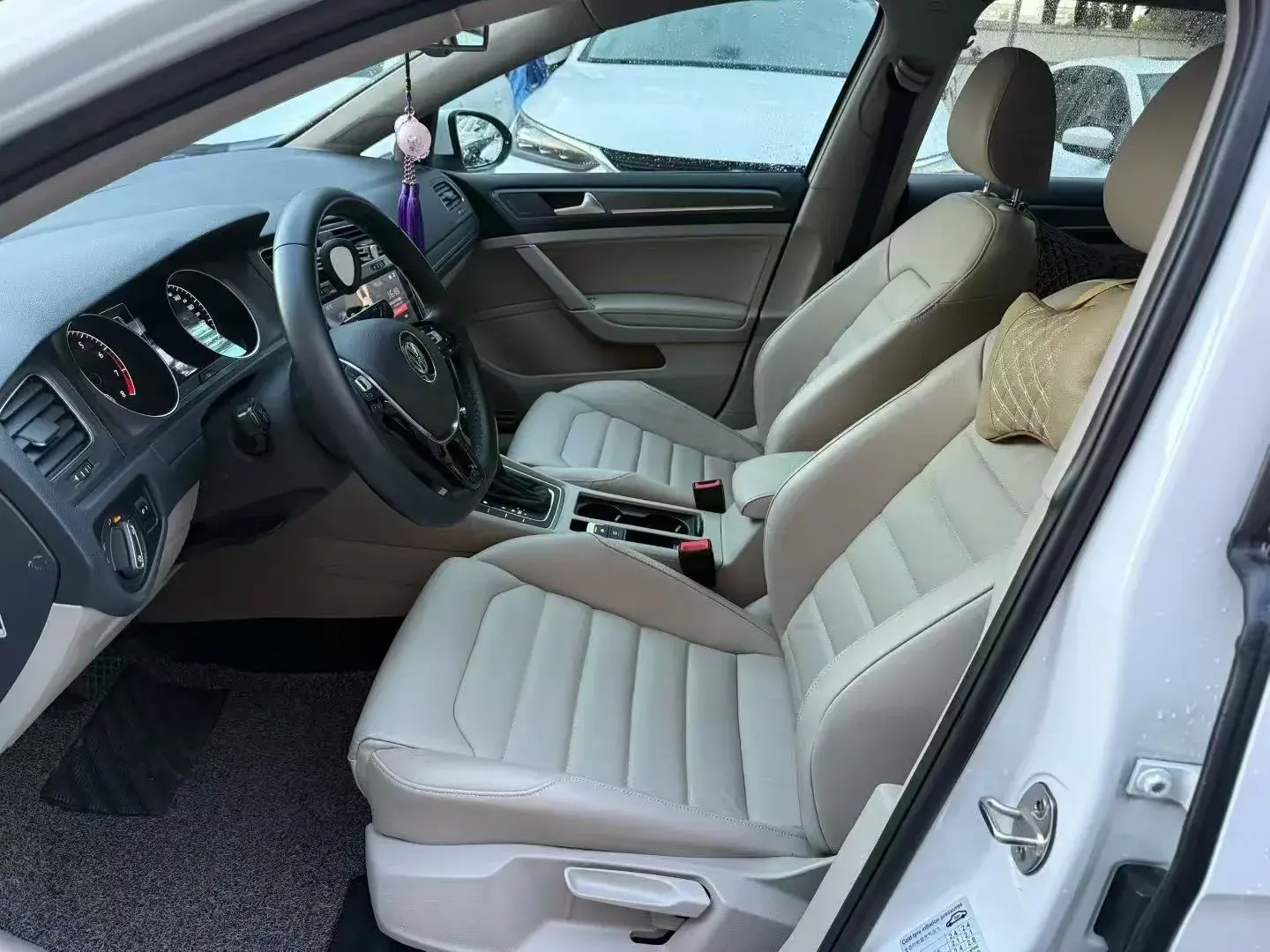 2016 VOLKSWAGEN GOLF thumbnail 4