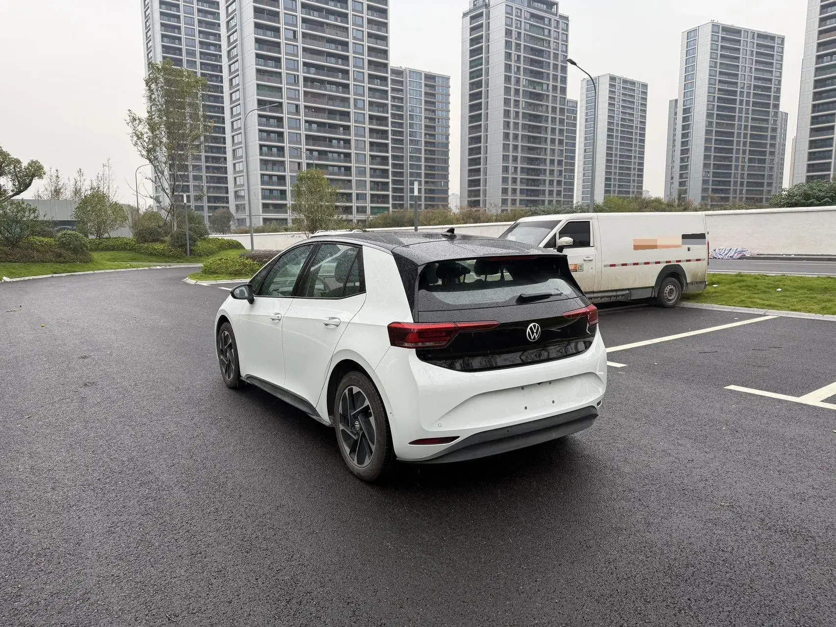 2025 VOLKSWAGEN ID.3 thumbnail 4