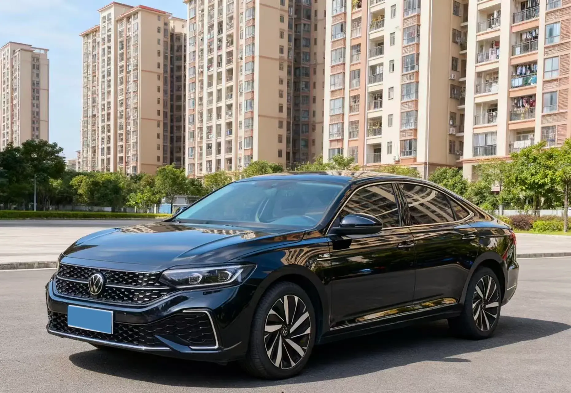 2022 VOLKSWAGEN PASSAT view 1