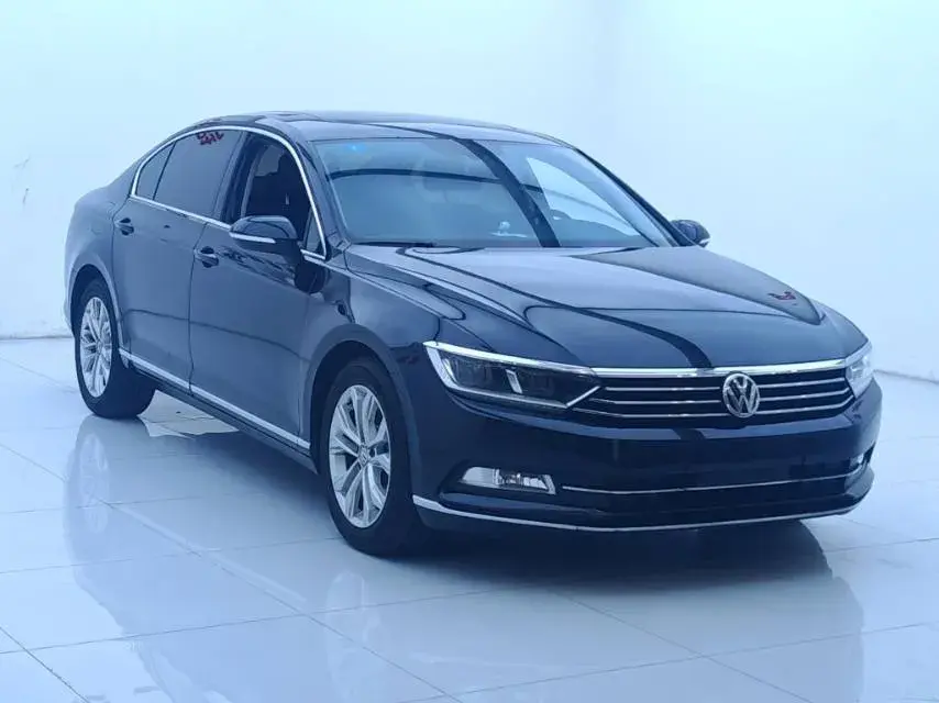 2018 VOLKSWAGEN MAGOTAN thumbnail 2
