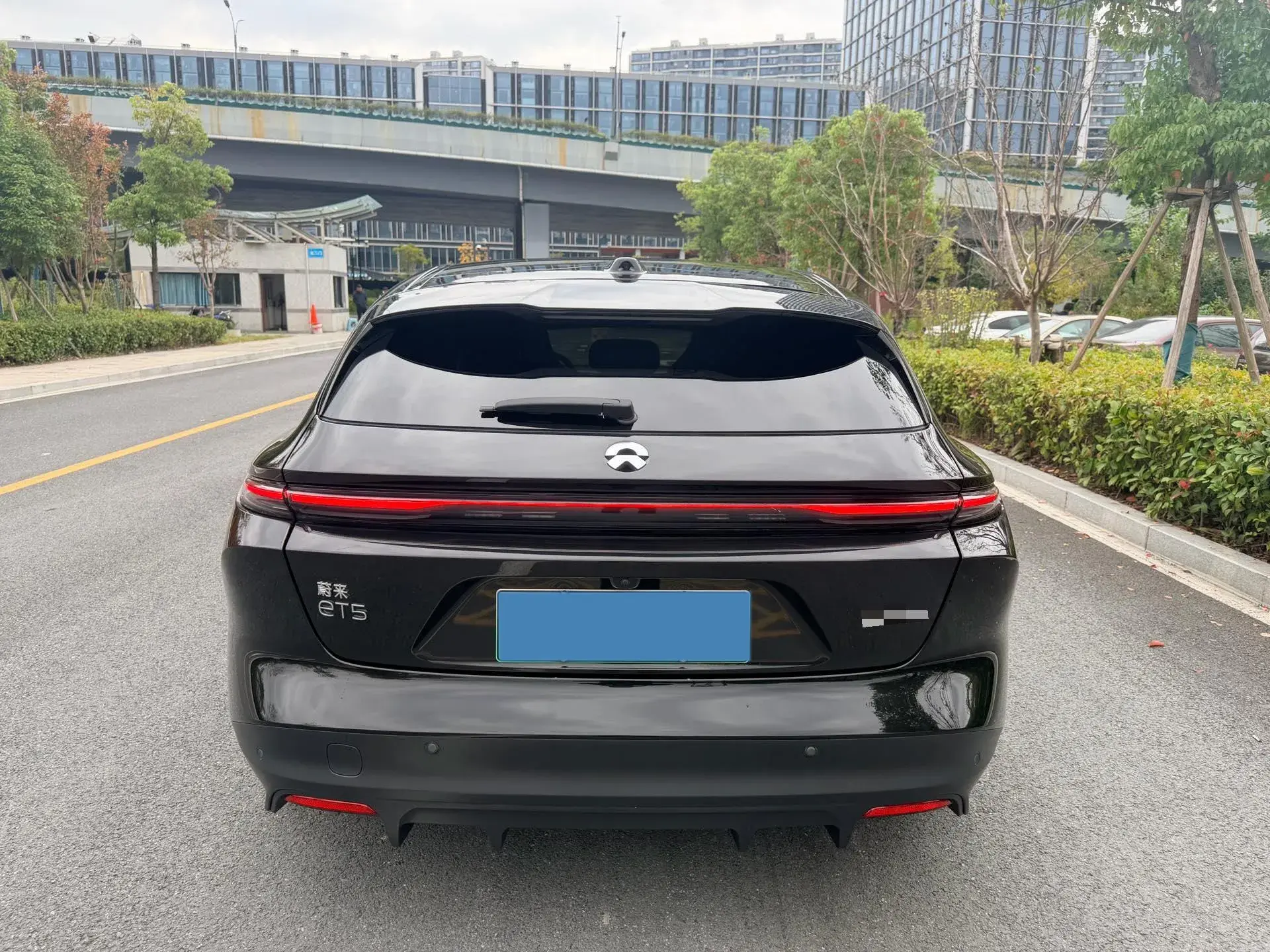 2023 NIO ET5T thumbnail 4