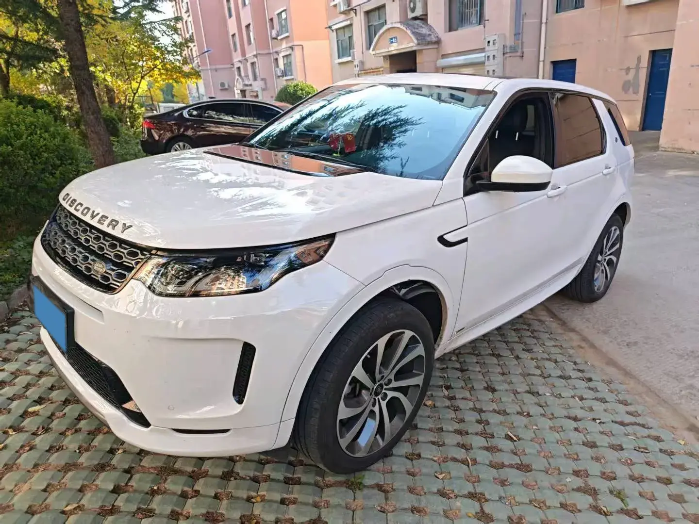 2020 LAND ROVER view 1