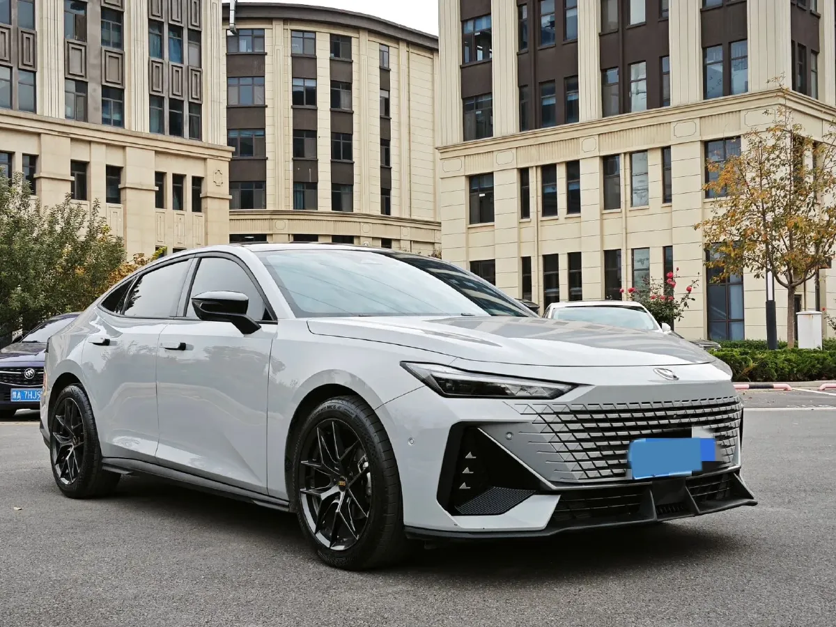 2022 ChangAn UNI-V 1.5T 188HP L4 7DCT,autocango,china used car exporter,china ev exporter,chinese used car exporter,chinese used ev exporter