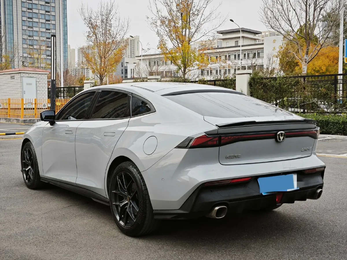 2022 ChangAn UNI-V 1.5T 188HP L4 7DCT,autocango,china used car exporter,china ev exporter,chinese used car exporter,chinese used ev exporter