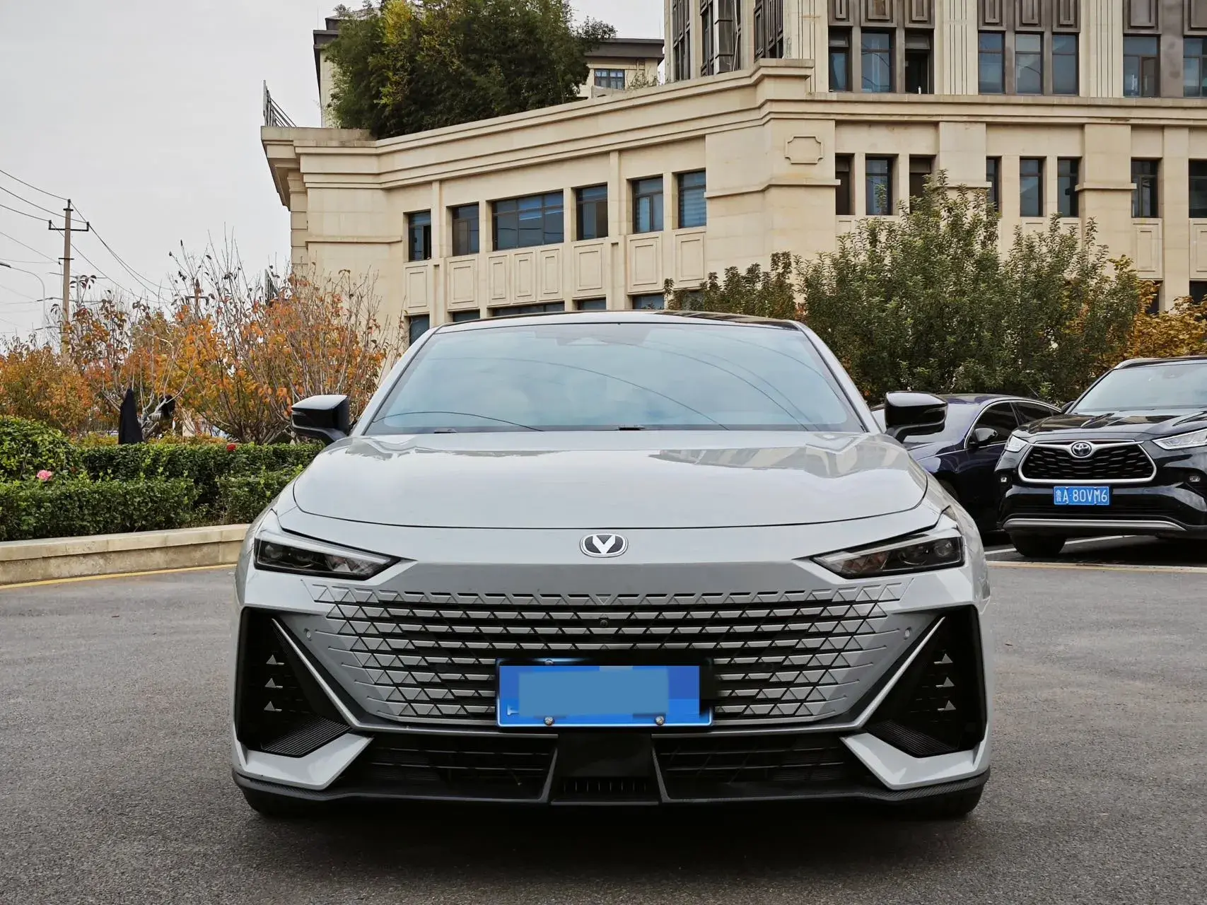 2022 CHANGAN UNI-V thumbnail 2