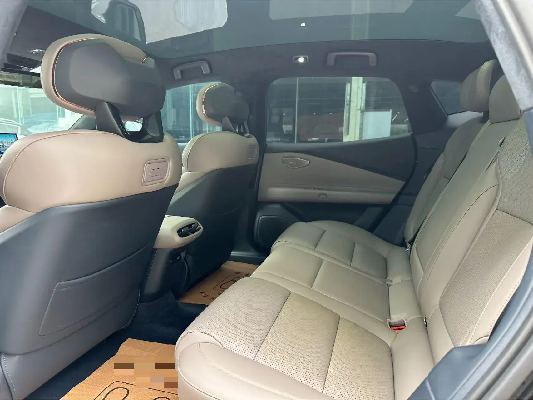 2025 LYNK&CO Z10 thumbnail 4