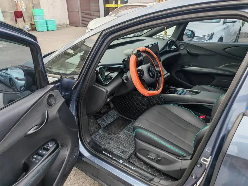 2024 BYD DOLPHIN thumbnail 4