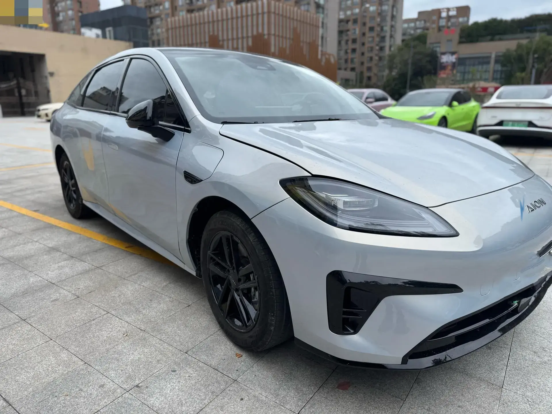 2025 AION AION thumbnail 3