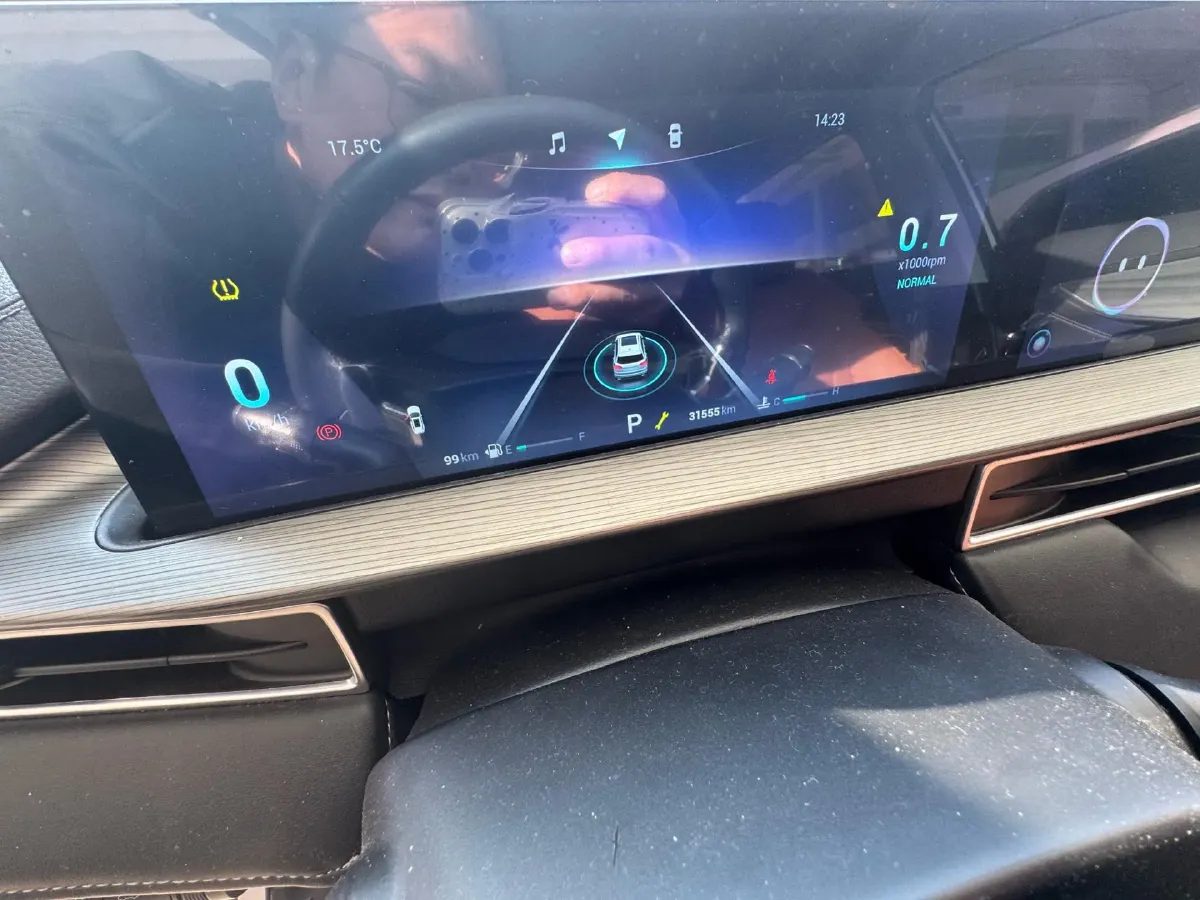 2022 Chery Tiggo 8 Plus 1.6T 197HP L4 7DCT,autocango,china used car exporter,china ev exporter,chinese used car exporter,chinese used ev exporter