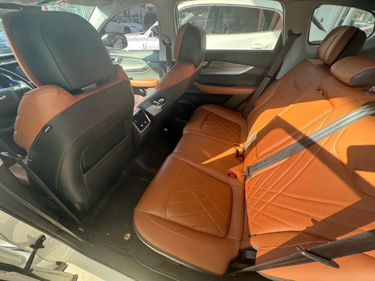 2022 Chery Tiggo 8 Plus 1.6T 197HP L4 7DCT,autocango,china used car exporter,china ev exporter,chinese used car exporter,chinese used ev exporter