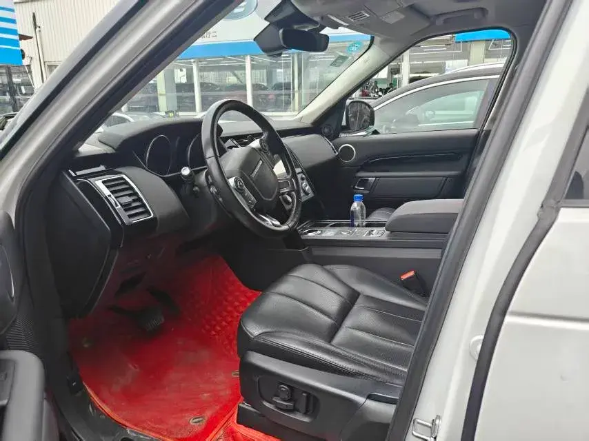 2018 LAND ROVER thumbnail 3