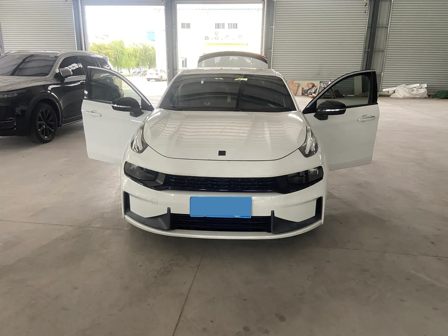 2018 LYNK&CO 03 thumbnail 2