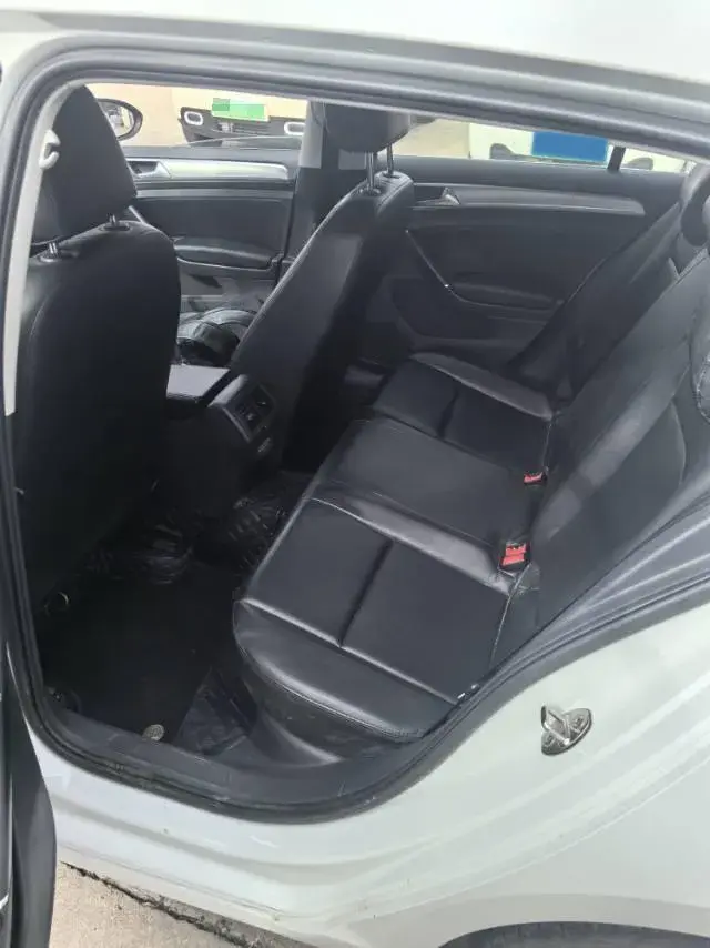 2019 VOLKSWAGEN GOLF thumbnail 4