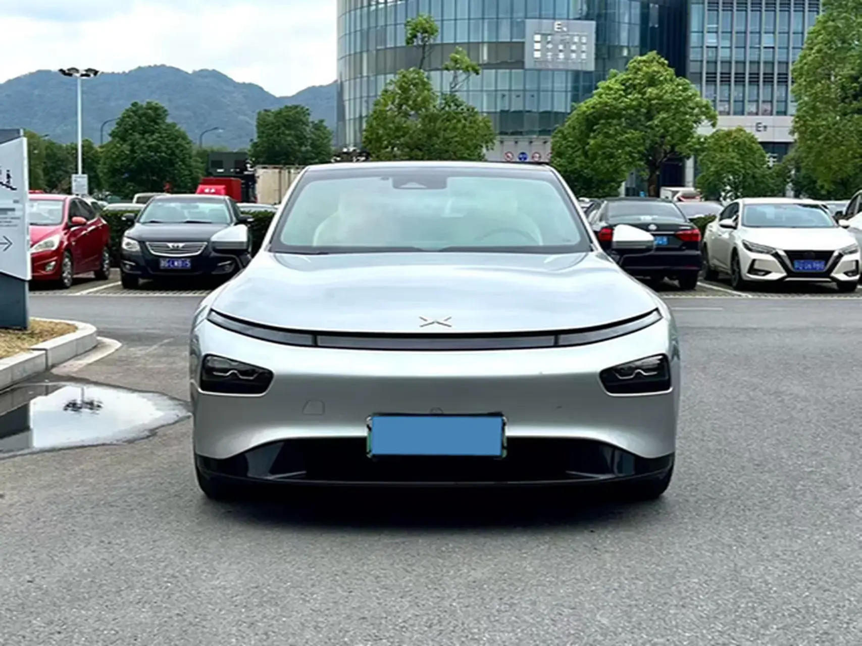 2021 XPENG P7 thumbnail 2