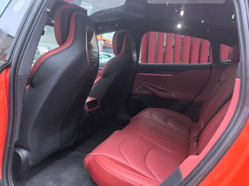 2024 MI SU7 thumbnail 4