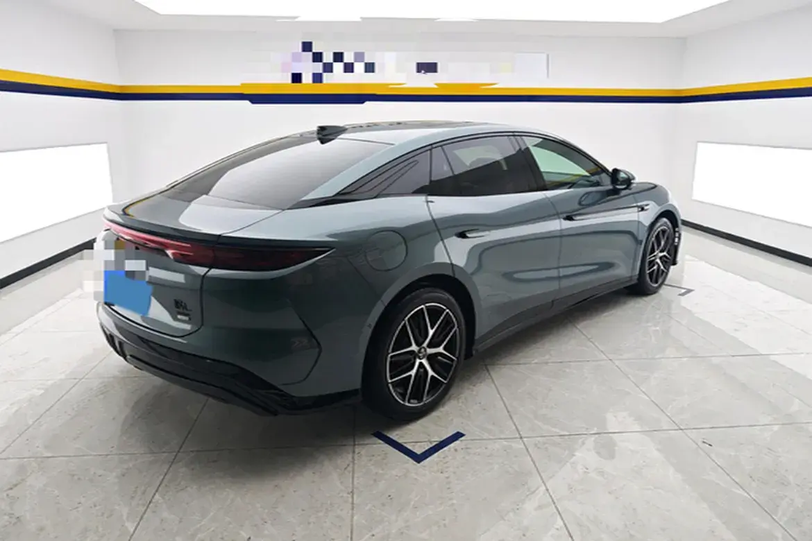 2025 BYD HANL thumbnail 2