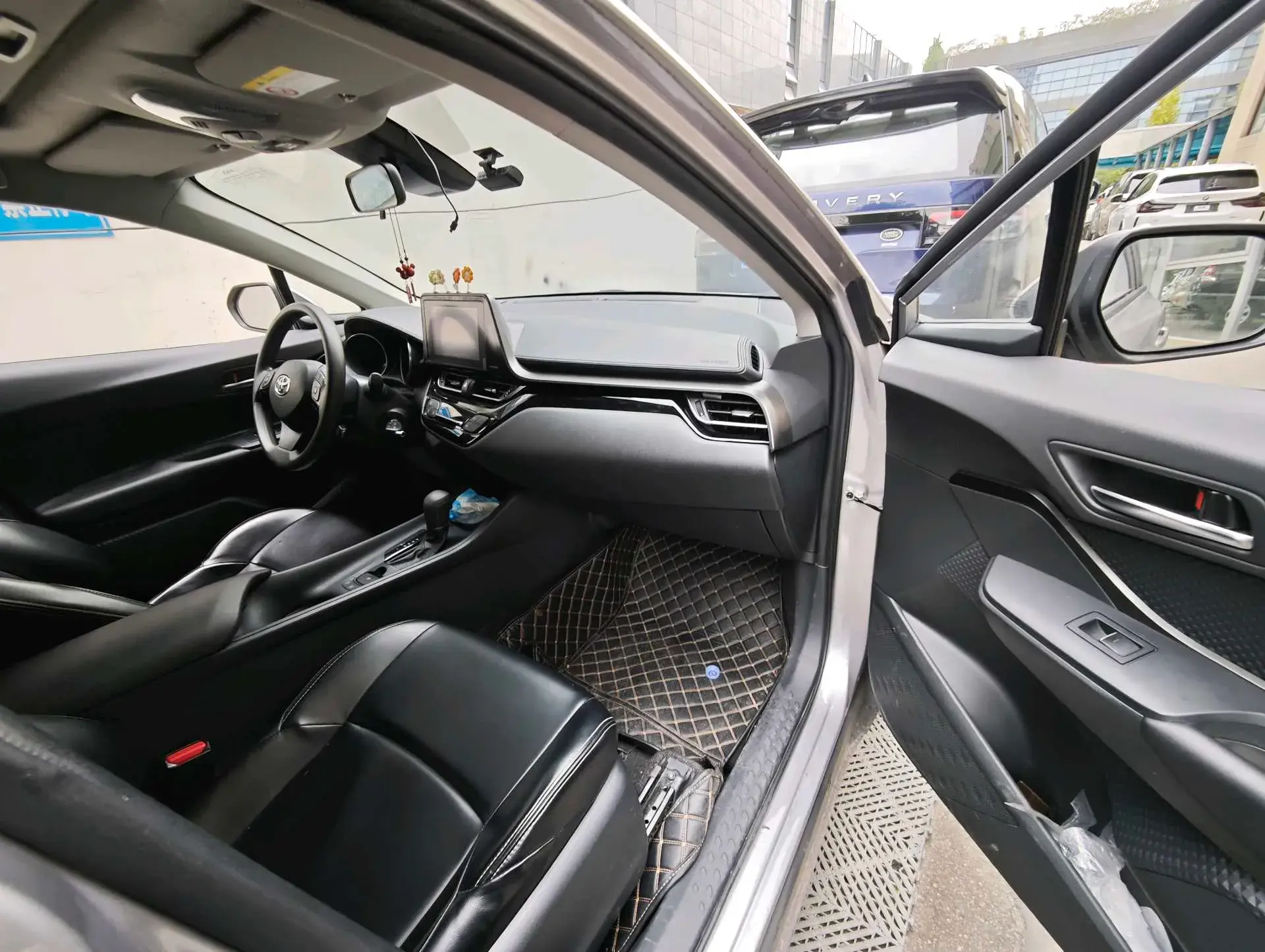 2022 TOYOTA IZOA thumbnail 3