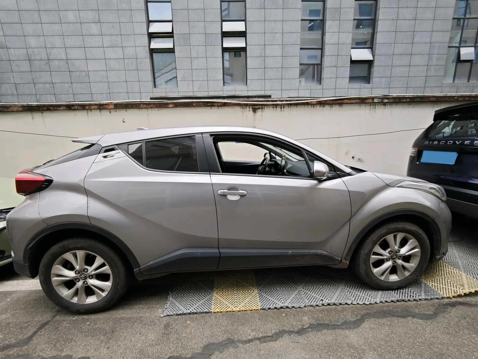 2022 TOYOTA IZOA thumbnail 2