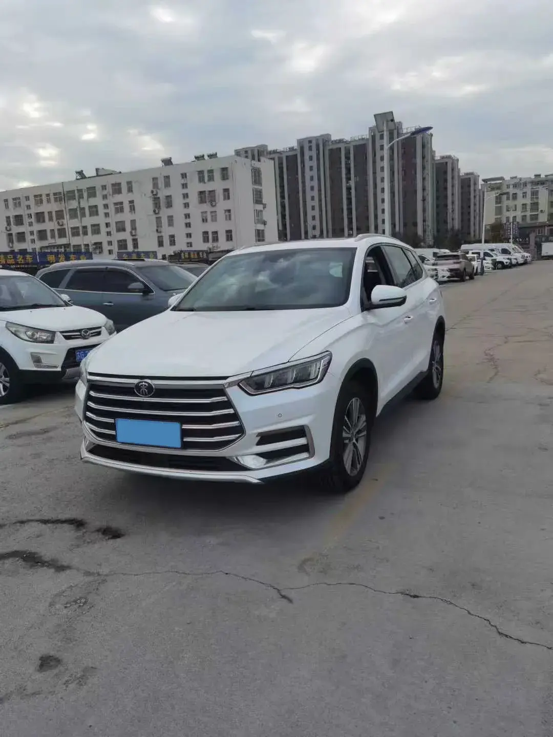 2019 BYD SONG view 1