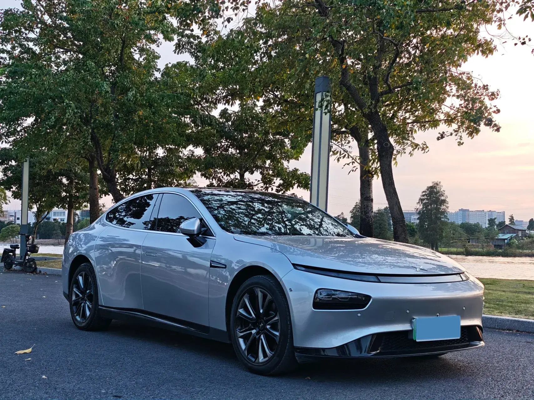 2020 XPENG P7 thumbnail 3