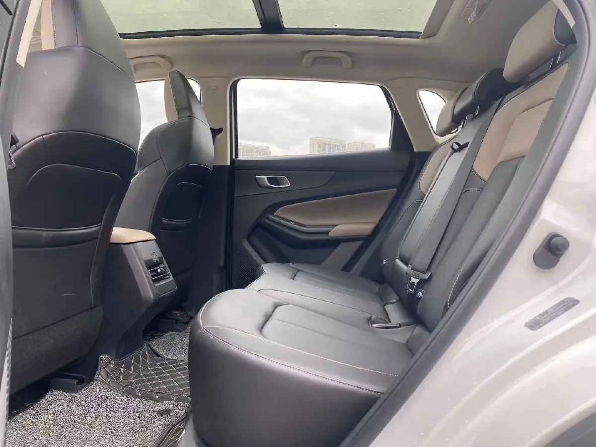 2022 ChangAn CS75 Plus 1.5T 178HP L4 6AT,autocango,china used car exporter,china ev exporter,chinese used car exporter,chinese used ev exporter