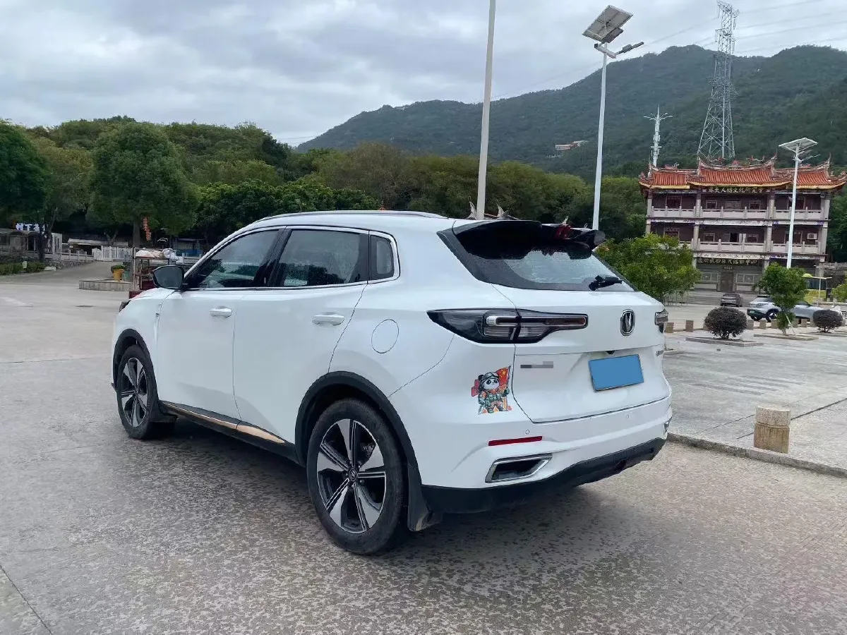 2022 ChangAn CS75 Plus 1.5T 178HP L4 6AT,autocango,china used car exporter,china ev exporter,chinese used car exporter,chinese used ev exporter
