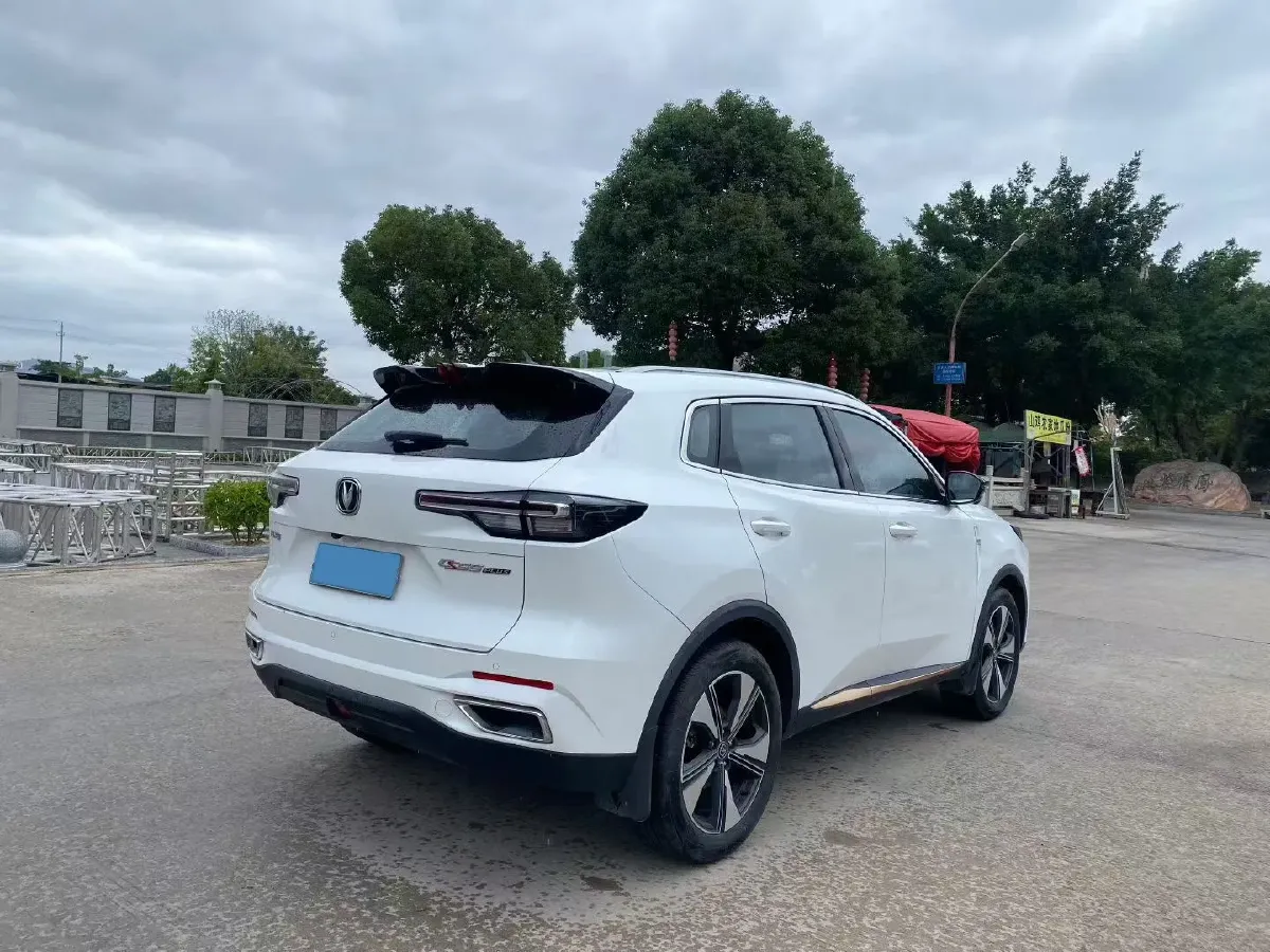 2022 ChangAn CS75 Plus 1.5T 178HP L4 6AT,autocango,china used car exporter,china ev exporter,chinese used car exporter,chinese used ev exporter