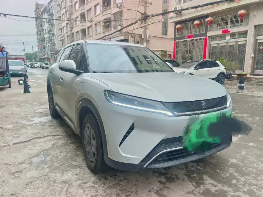 2023 BYD YUAN thumbnail 3