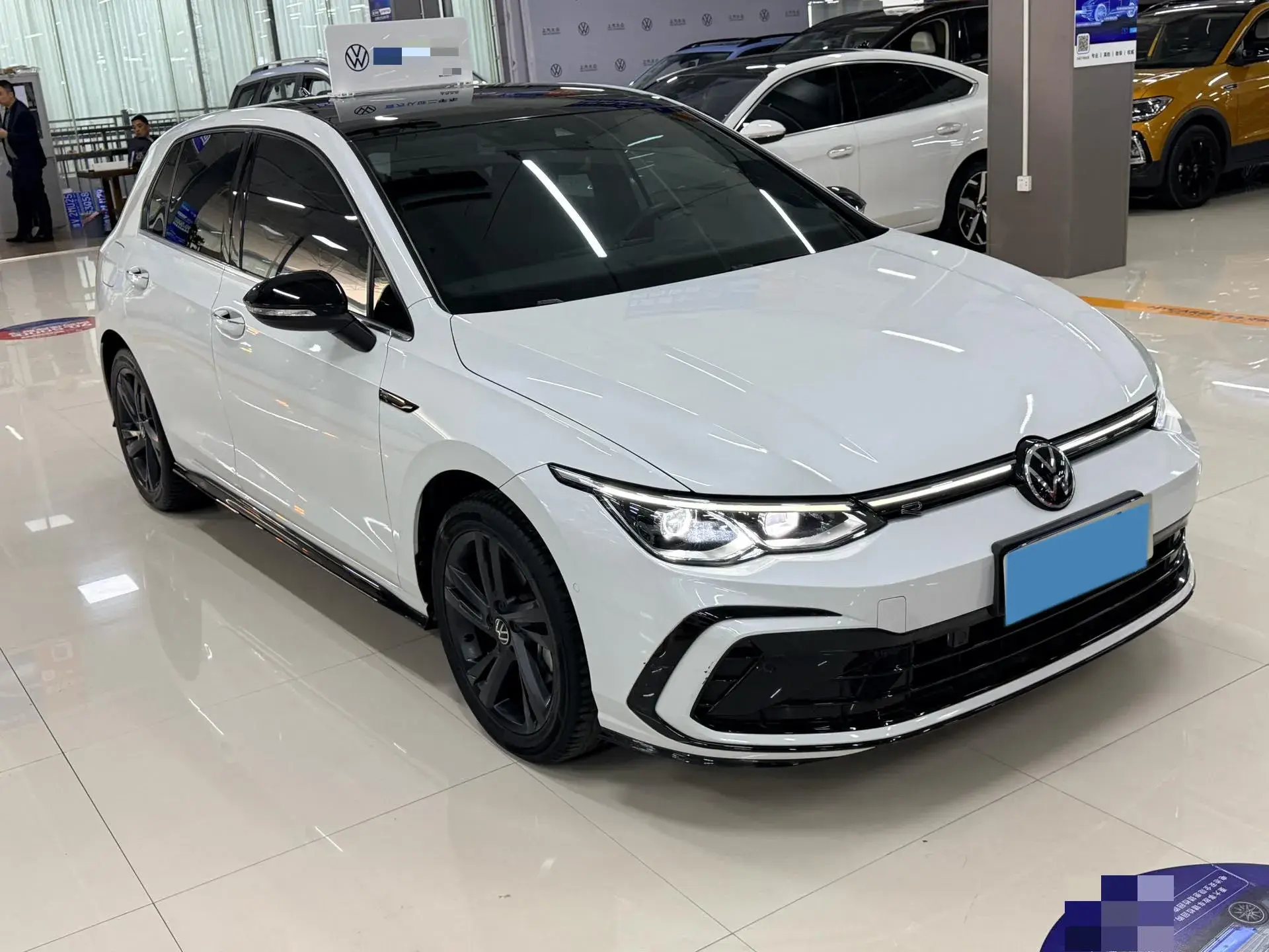 2021 VOLKSWAGEN GOLF thumbnail 3