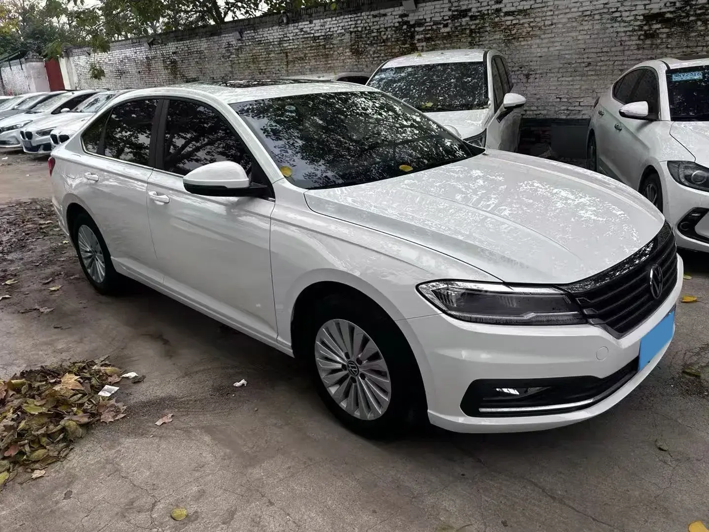 2019 VOLKSWAGEN LAVIDA thumbnail 2