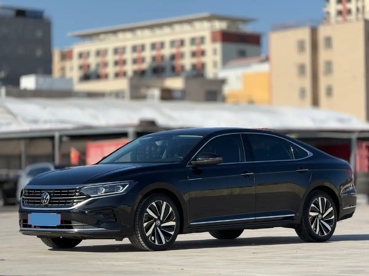 2022 Volkswagen Passat 2.0T 186HP L4 7DCT