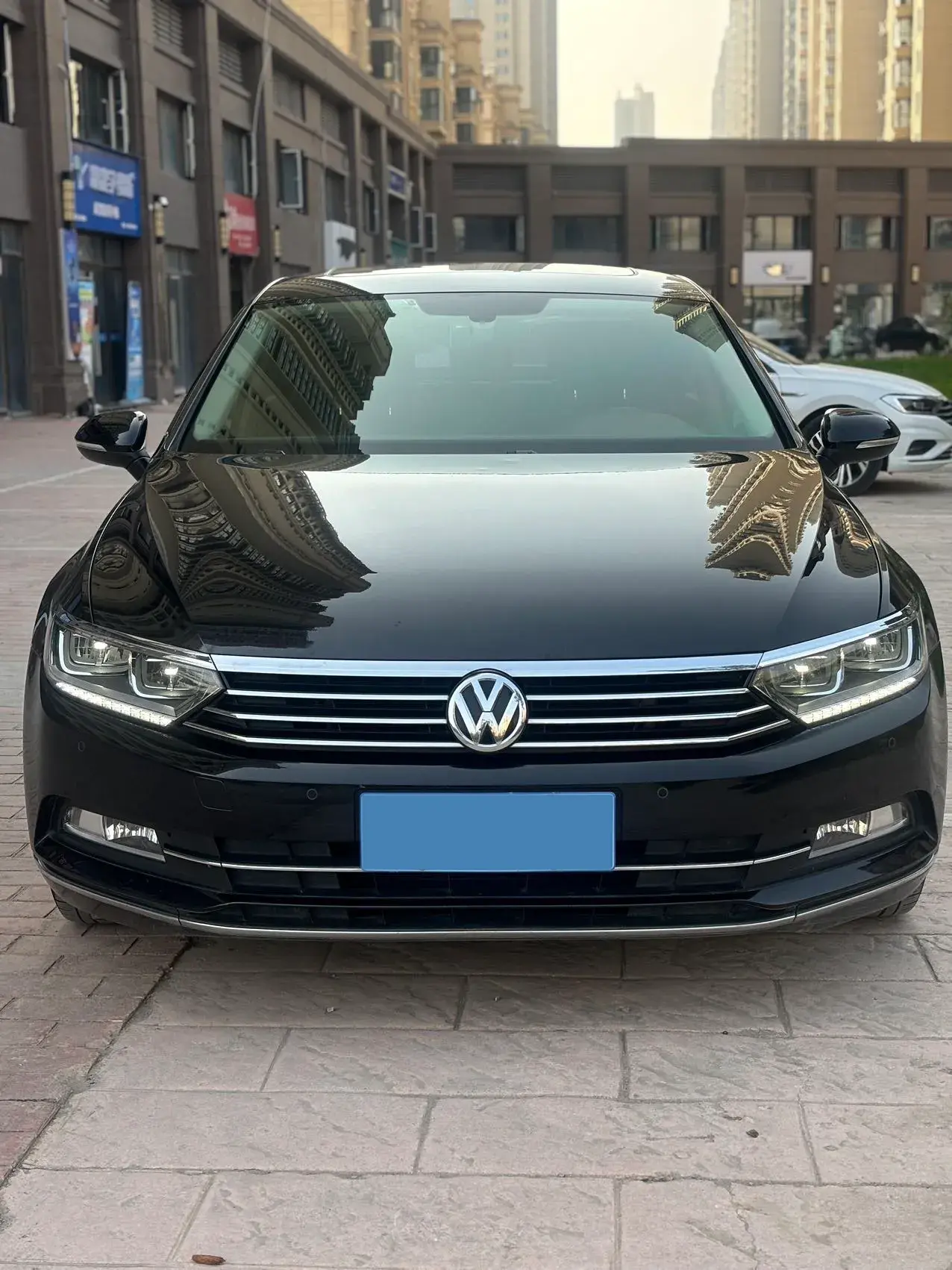 2018 VOLKSWAGEN MAGOTAN thumbnail 2