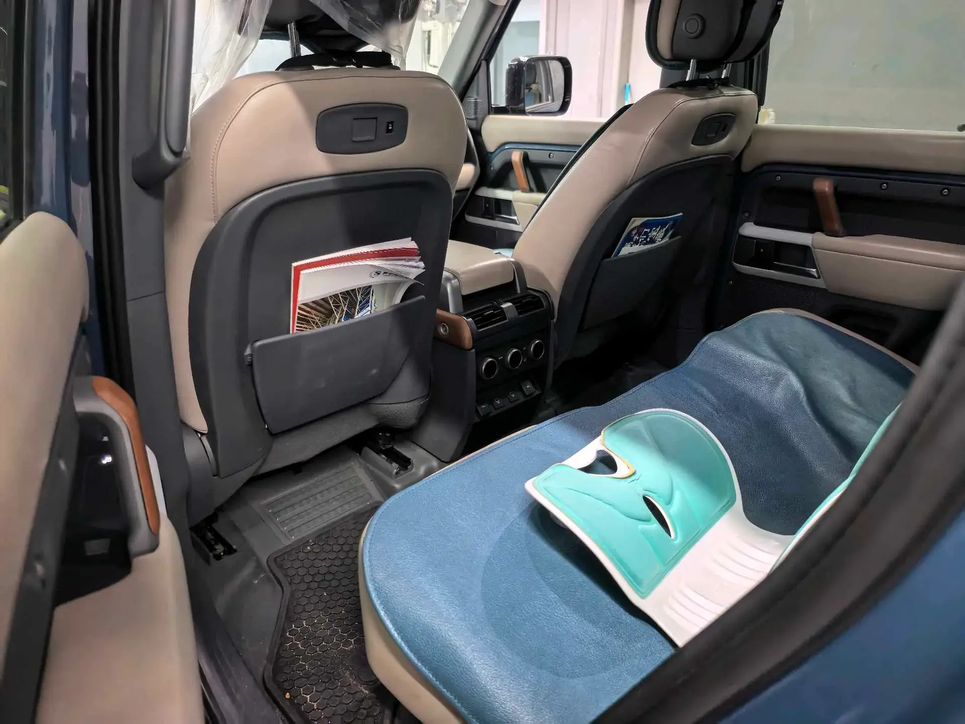 2021 LAND ROVER thumbnail 3