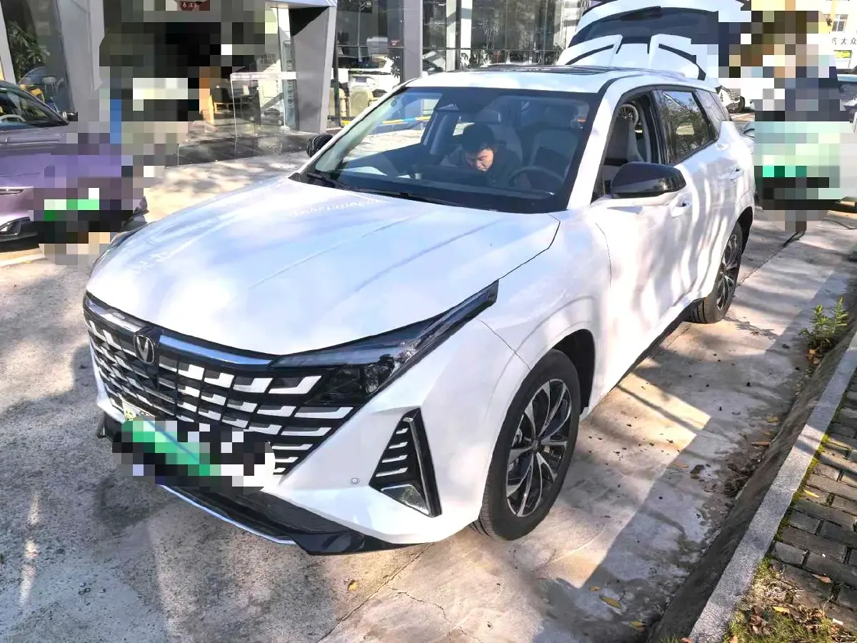 2024 ChangAn UNI-Z 1.5L 98HP L4 E-CVT PHEV 18.4KWH