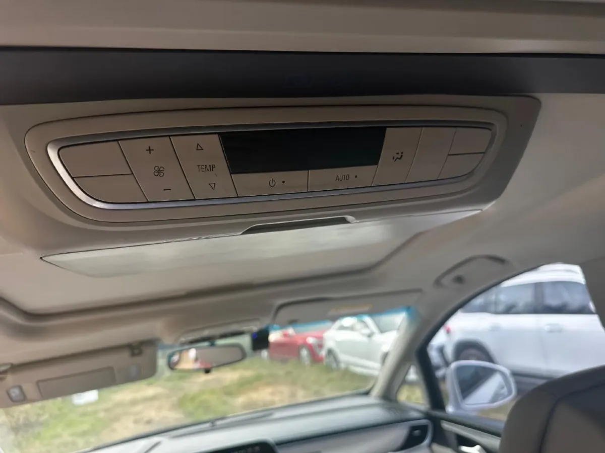 2021 Buick GL8 2.0T 237HP L4 9AT,autocango,china used car exporter,china ev exporter,chinese used car exporter,chinese used ev exporter