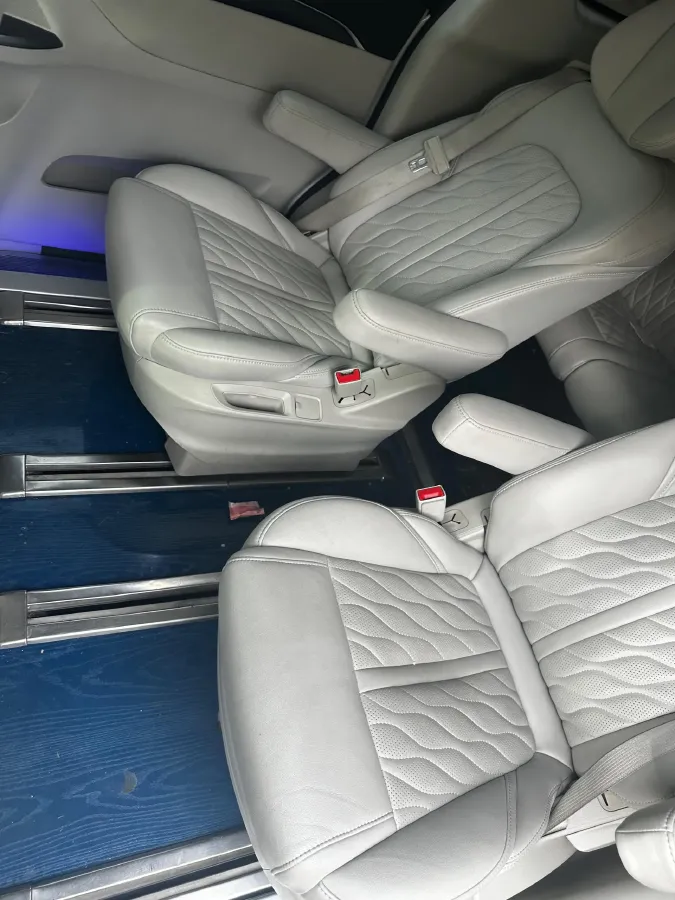 2021 Buick GL8 2.0T 237HP L4 9AT,autocango,china used car exporter,china ev exporter,chinese used car exporter,chinese used ev exporter