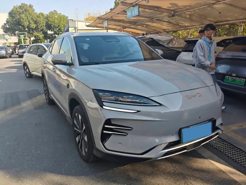 2025 BYD SONG thumbnail 3