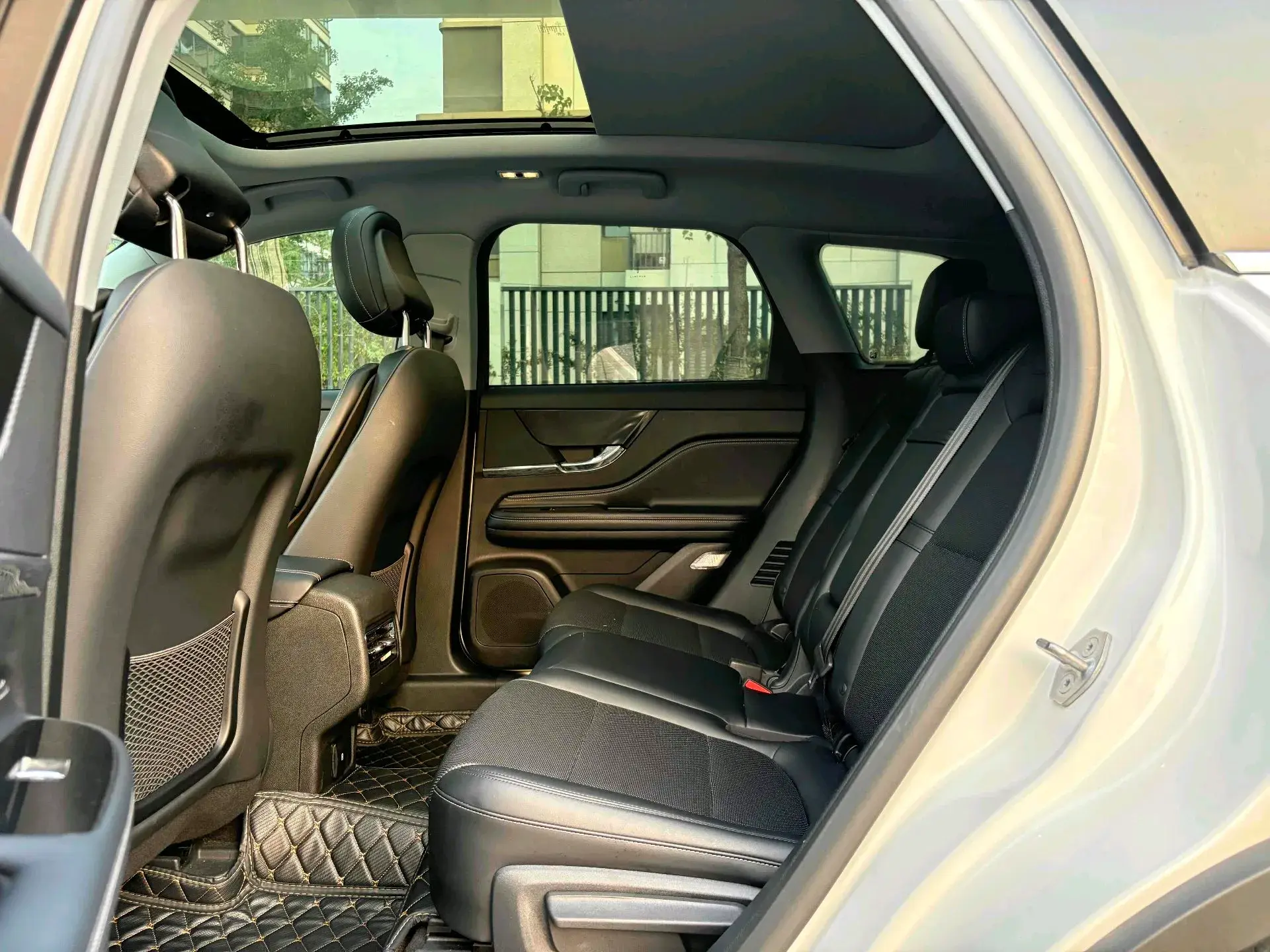 2021 LINCOLN CORSAIR thumbnail 3