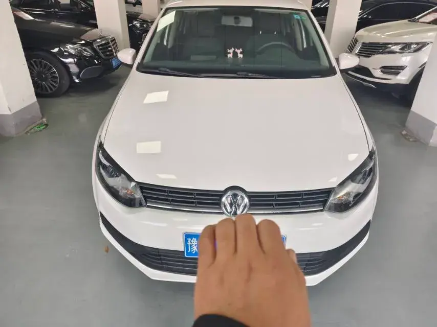 2016 VOLKSWAGEN POLO thumbnail 2