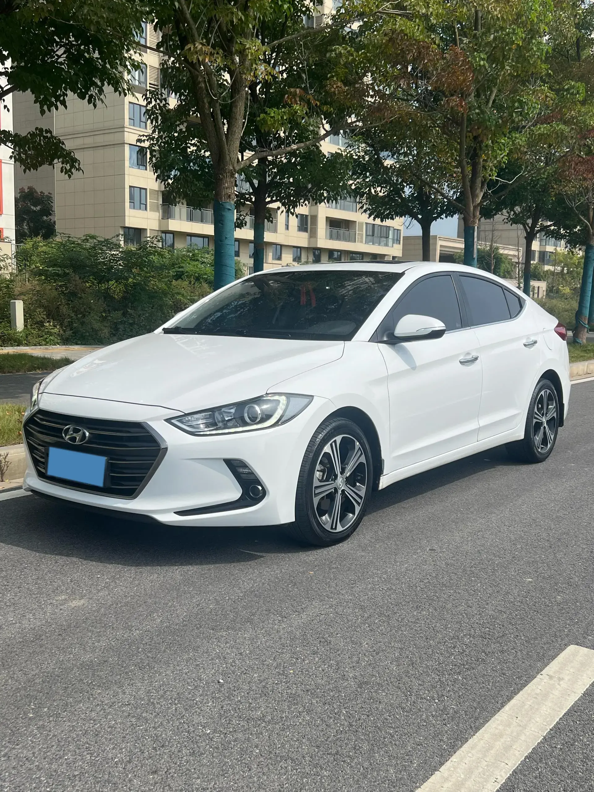 2018 HYUNDAI ELANTRA view 1