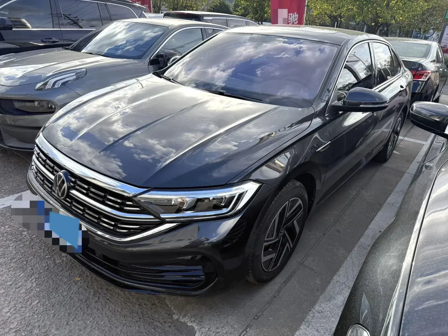 2025 VOLKSWAGEN SAGITAR view 1