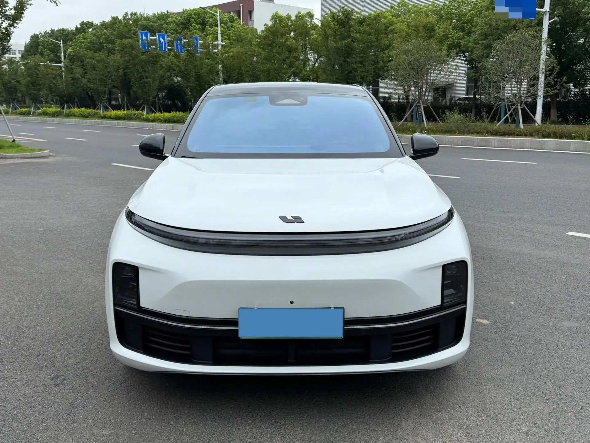 2023 LI L7 thumbnail 2